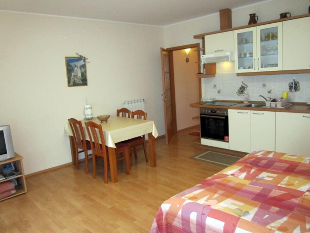 Apartments Tomisic Koper Bagian luar foto
